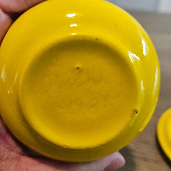 Vintage Victorian Trinket Jewelry Box Yellow Round Ceramic Keepsake Medieval - Picture 8 of 8